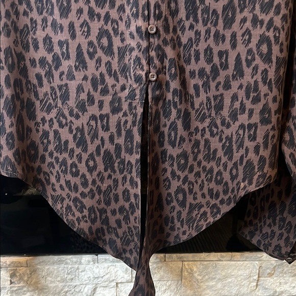 Cloth & Stone Brown Leopard V Neckline Tie Front Blouse - Picture 8 of 13